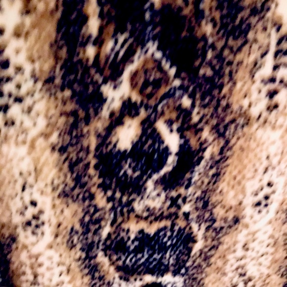 No Boundaries Snake Print Pullover Top - Picture 4 of 7